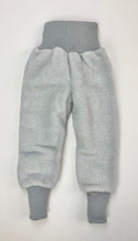 Laden Sie das Bild in den Galerie-Viewer, Baby-Hose mit 60% Schurwolle